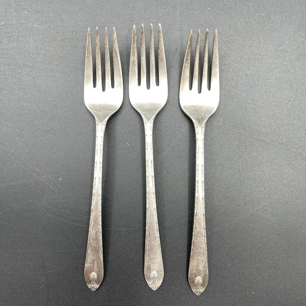 WM Rogers & Son Exquisite 1940 Silverplate Salad Forks Lot 3 Floral Pattern